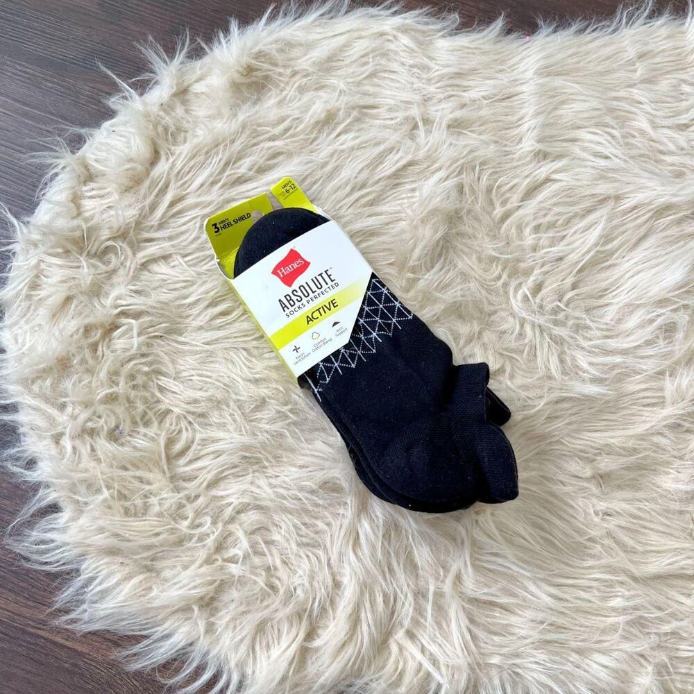 NWT black Hanes Men's Absolute Active Cushioned Heel Shield socks Size 6 - 12